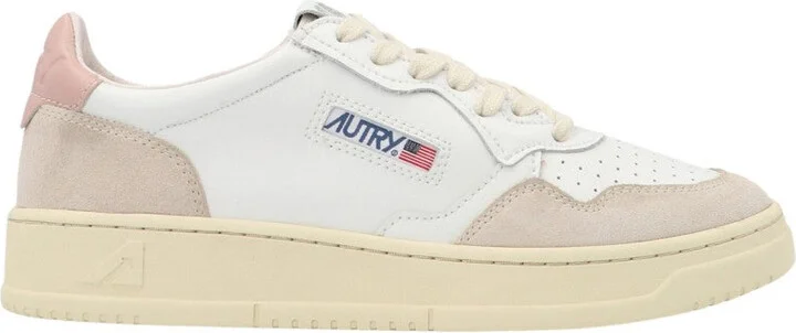 ' 01' Sneakers
