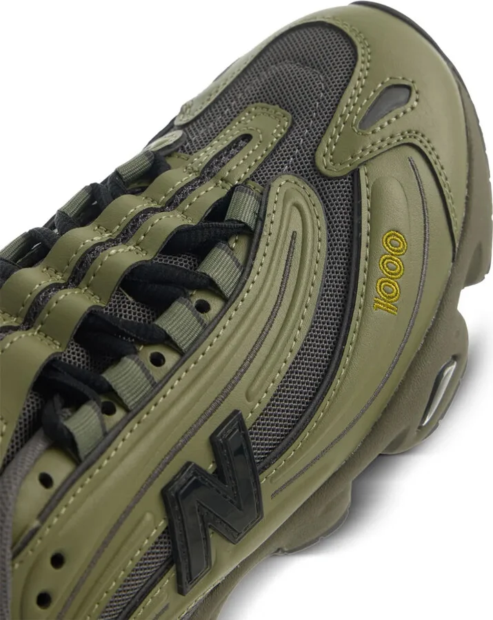 1000 Sneakers - Image 4
