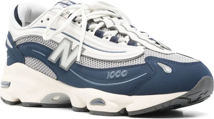 1000 Sneakers - Image 2