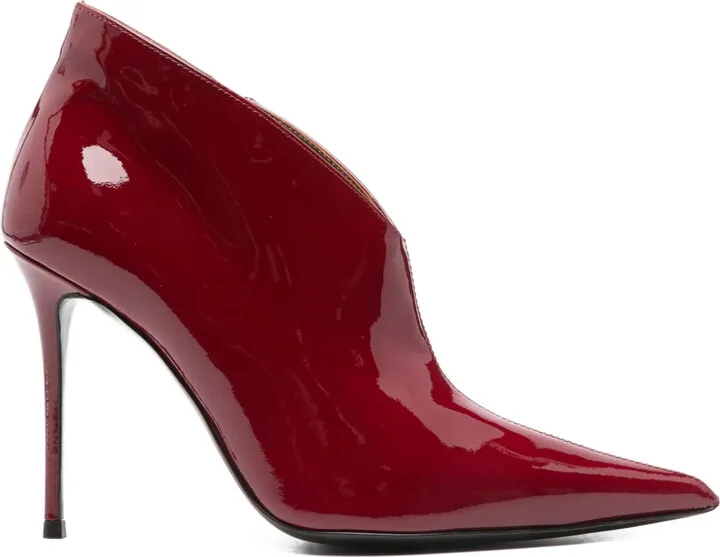 105mm Cluedo pointed-toe ankle boots
