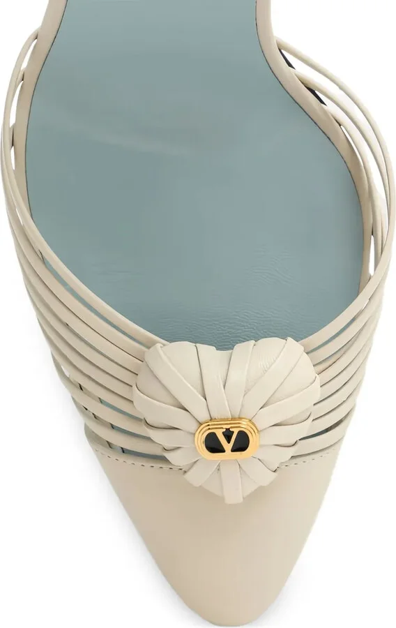 10mm Heart-Plaque Leather Pumps - Image 3