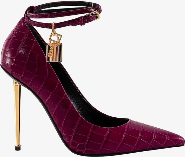 110 Padlock Pointed Toe Pumps in Leather