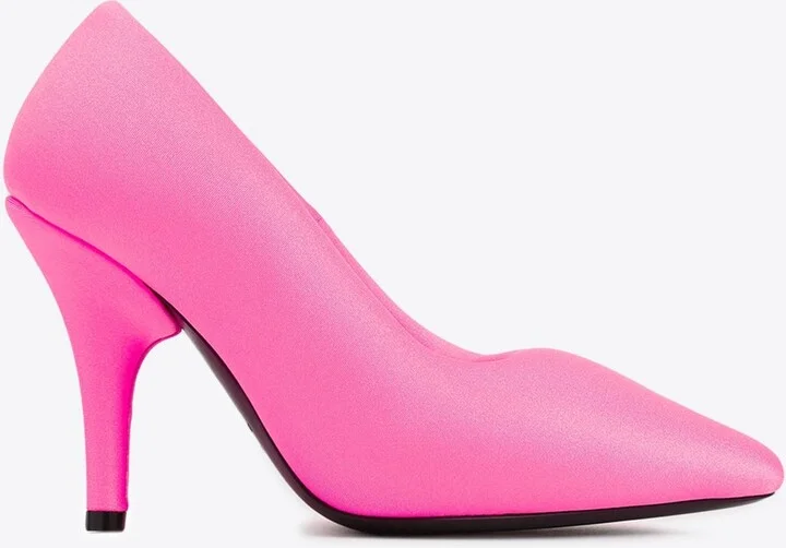 110 XL Exaggerated Pumps