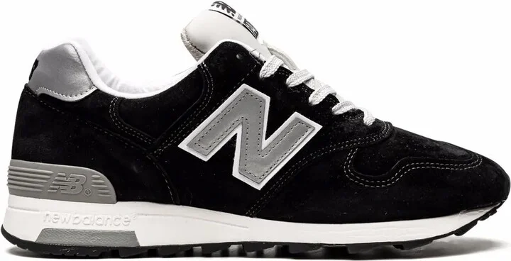 1400 Low-Top Sneakers