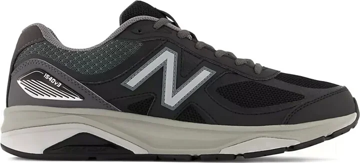 1540v3 "Black/White" sneakers