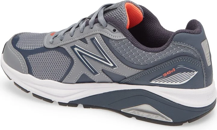 1540v3 Running Shoe - Image 2