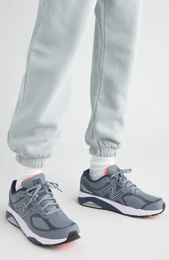 1540v3 Running Shoe - Image 7