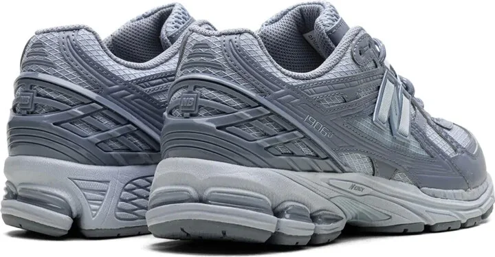 1906 "Arctic Grey" sneakers - Image 3