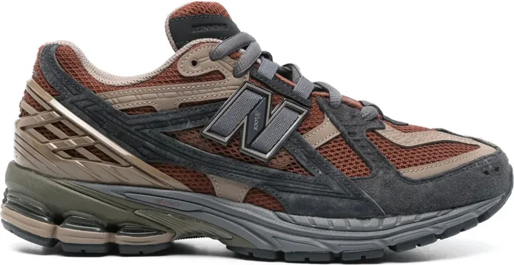1906 Sneakers