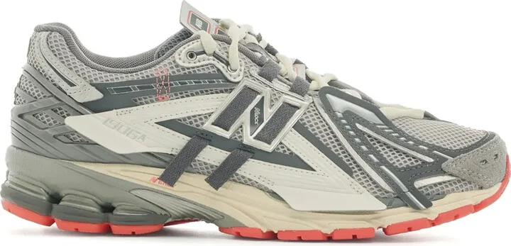 1906 Sneakers