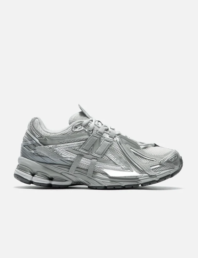 Grey > 灰色 > 그레이 > グレー