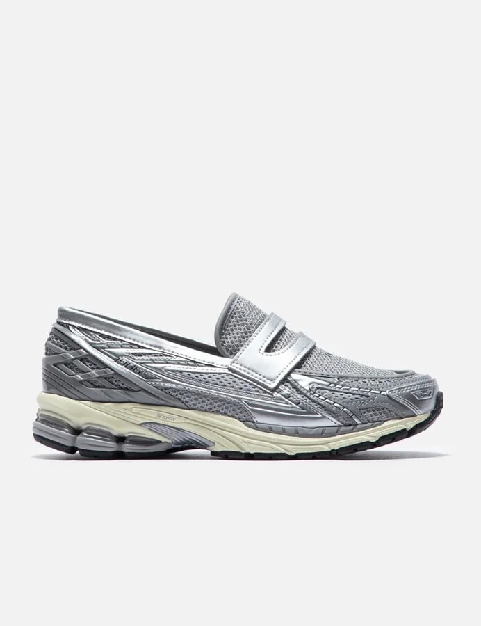 Grey > 灰色 > 그레이 > グレー