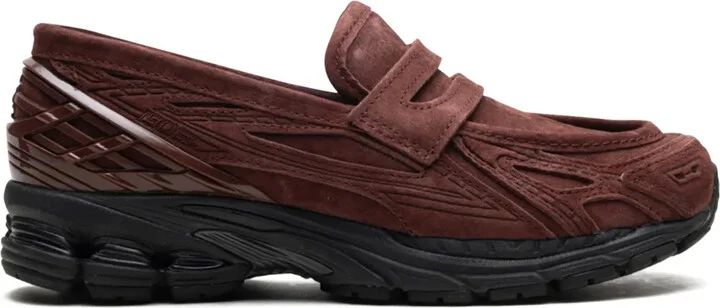 1906L "Rich Oak" sneakers