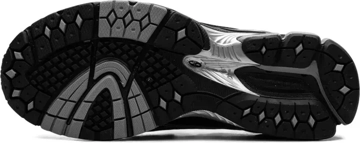 1906L "Silver Metallic/Black" sneakers - Image 4