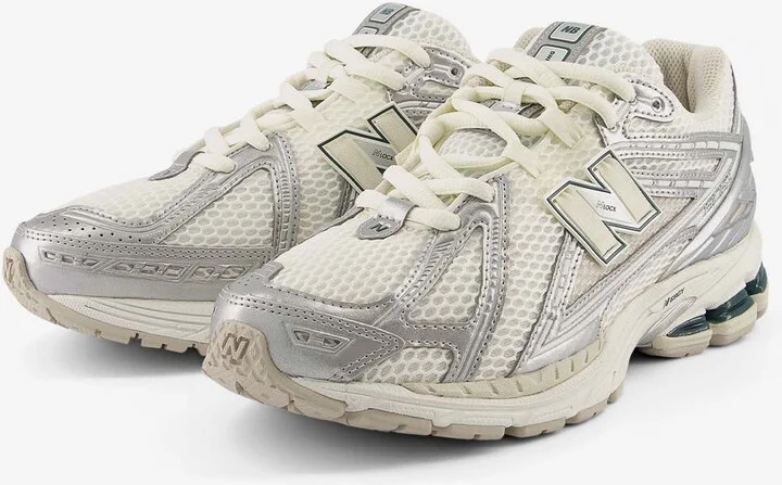 1906R Low-Top Sneakers in Silver Metallic/Sea Salt - Image 3