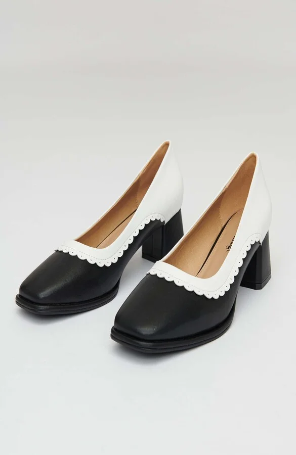1950s Square Toe Pumps - Image 2