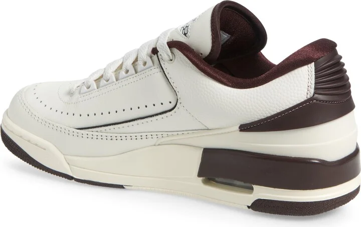 2/3 Sneaker - Image 2