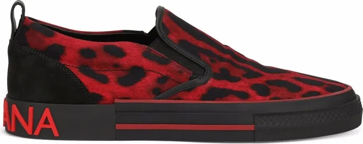 2.Zero slip-on sneakers