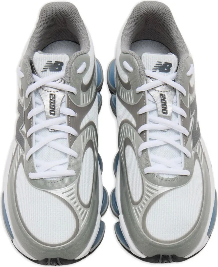 2000 Sneakers - Image 3