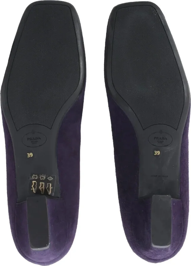 2000s Suede Low-Heel Pumps - Image 3
