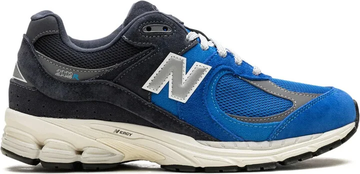 2002R lace-up sneakers