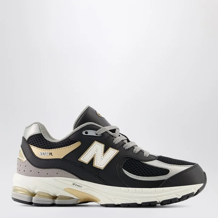 2002R low-top sneaker black/silver/gold