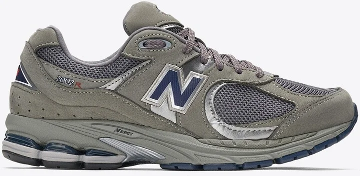 2002R Low-Top Sneakers in Castlerock with Natural Indigo