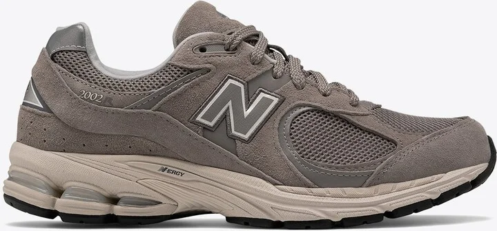 2002R Low-Top Sneakers in Marblehead with Light Aluminum
