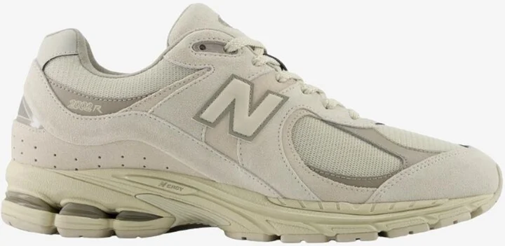 2002R Low-Top Sneakers in Timberwolf