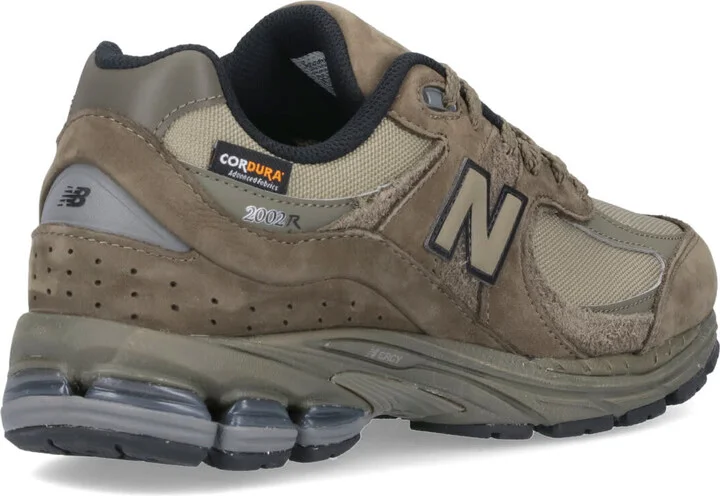2002r Sneakers - Image 4