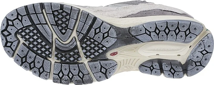 2002r Sneakers - Image 4