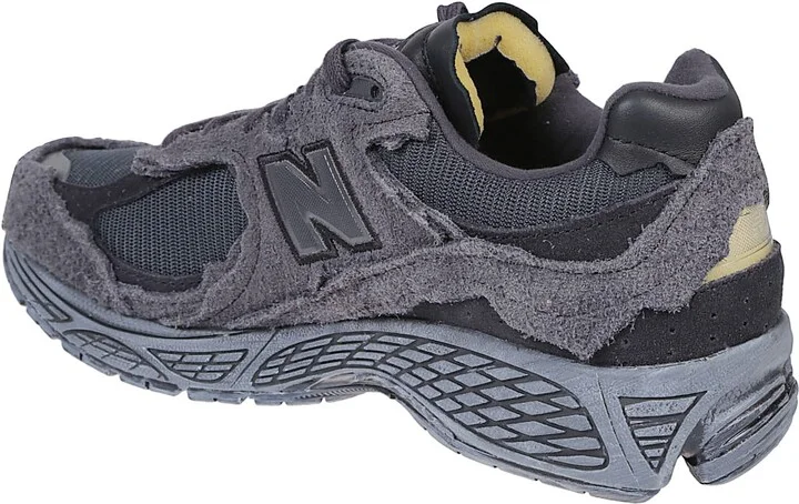 2002r Sneakers - Image 3