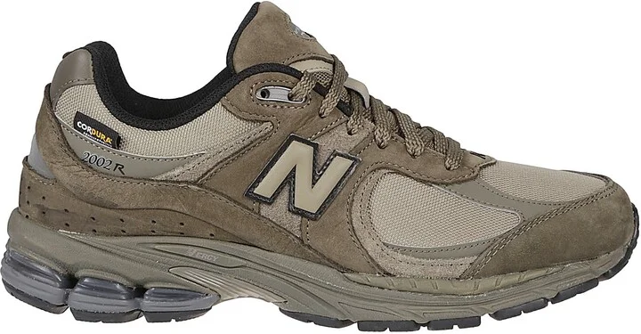 2002r Sneakers