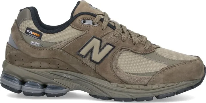 2002r Sneakers