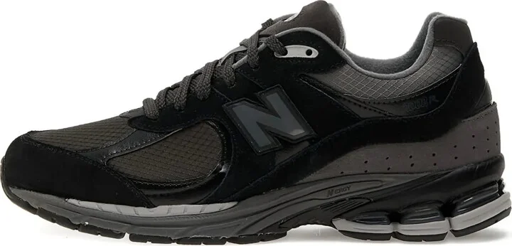 2002R suede trainers
