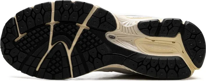2002R "White/Reflection/Gold Metallic" sneakers - Image 4