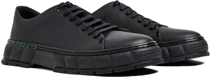2005 Sneakers - Image 2