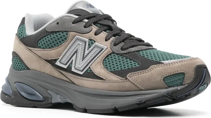2010 Sneakers - Image 2