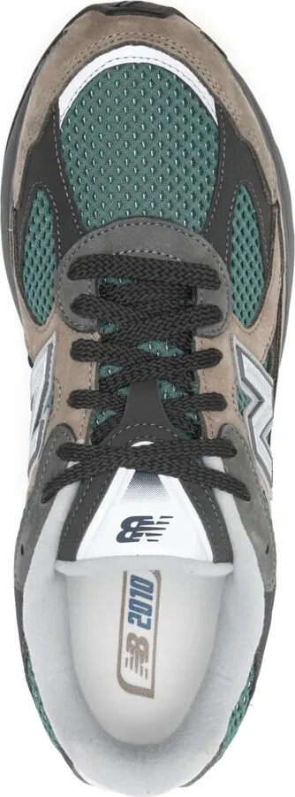 2010 Sneakers - Image 4