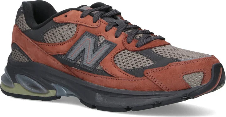 2010 Sneakers - Image 2