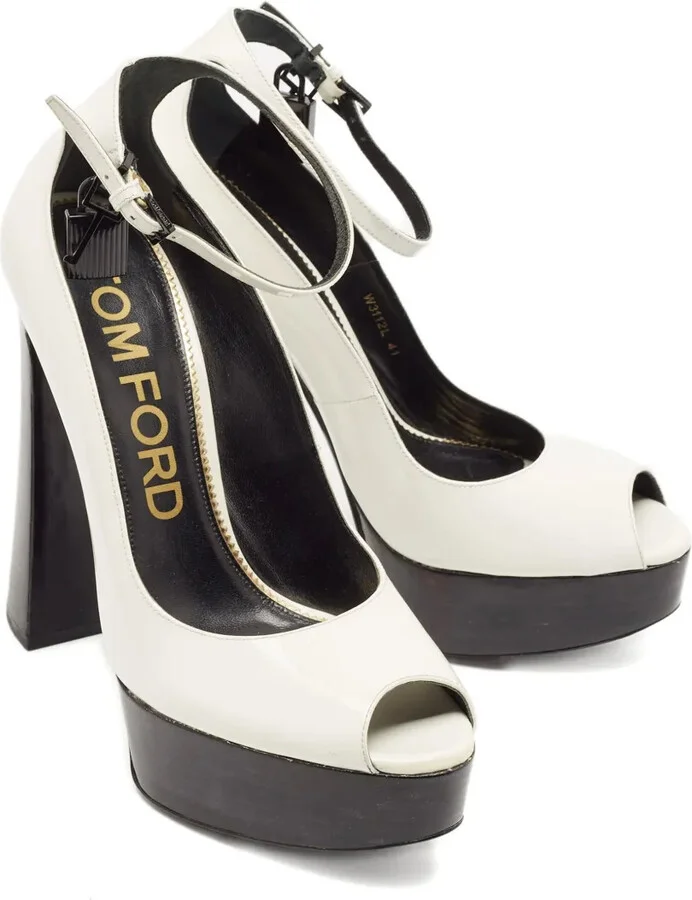 2024 120mm Padlock-Embellished Pumps - Image 2
