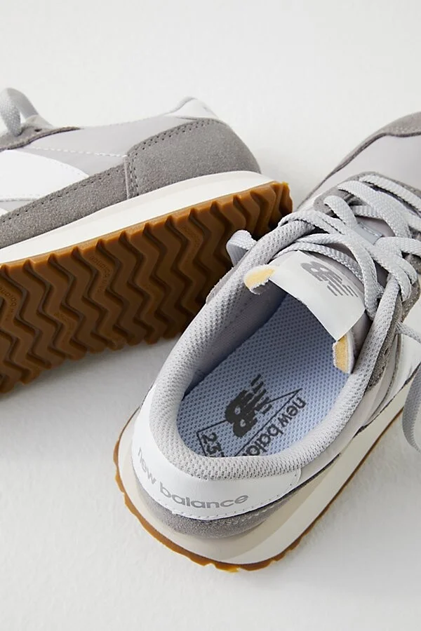 237 Sneakers - Image 2
