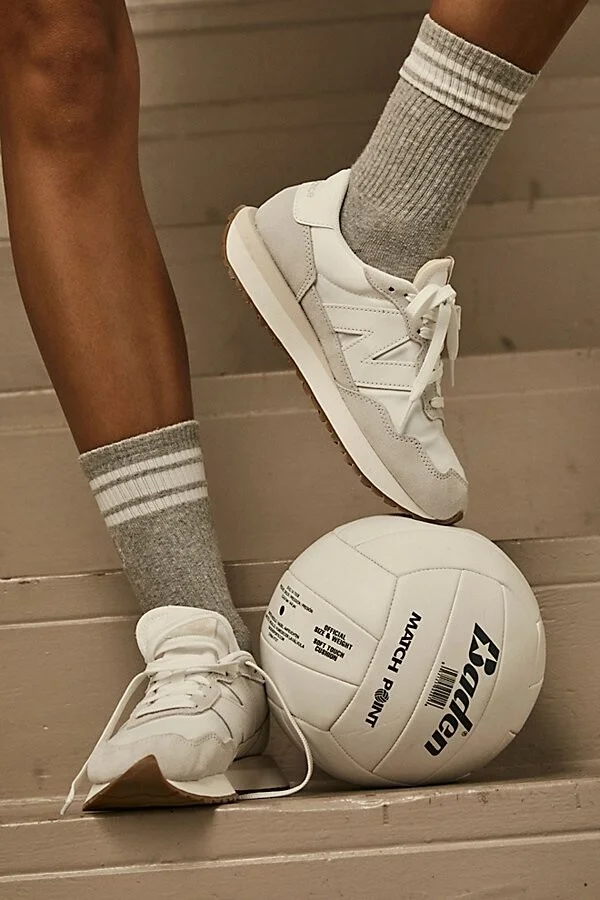 237 Sneakers