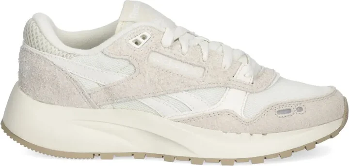 2400 Sneakers