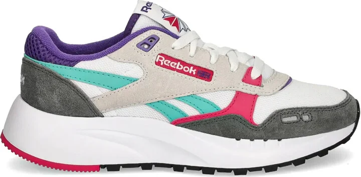 2400 Sneakers