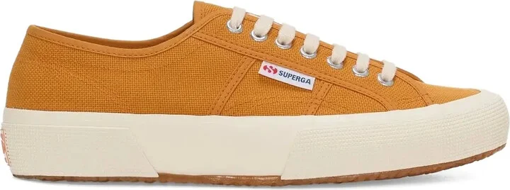2750 Lace-Up Trainers