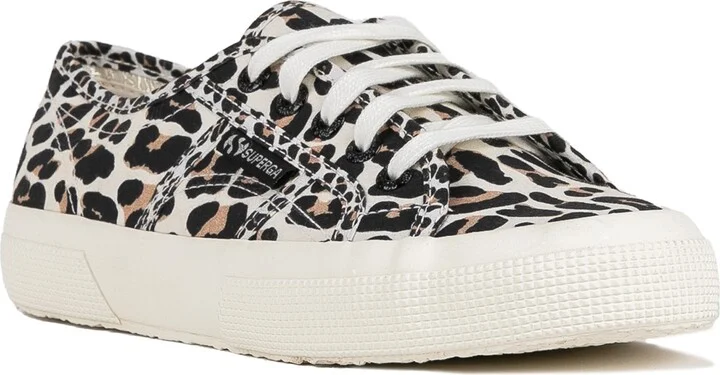 2750 Sneaker