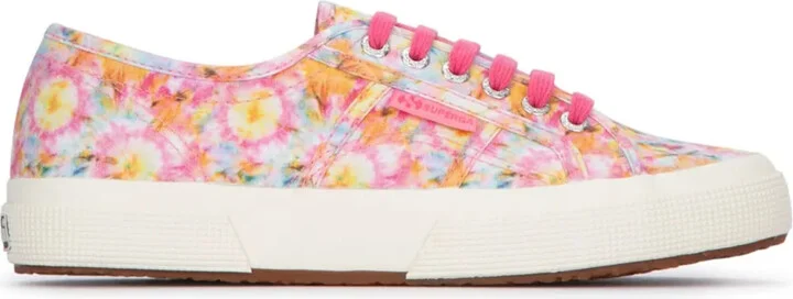 2750 Sneakers