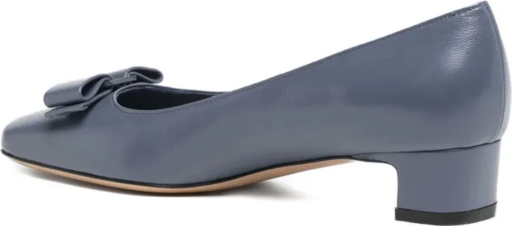30mm Iconic Bow Pumps - Image 3