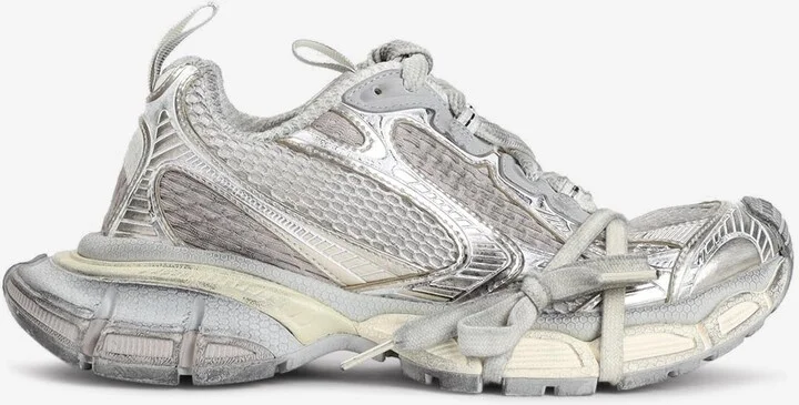 3XL Low-Top Sneakers